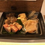 麹町いづみや しろ - [おつまみ：5品]・鰆燻製・金目鯛味噌漬け・赤海老とボラ酢の物・助子煮つけ・りゅうきゅう