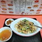 中山飯店 - ★★★★肉チャーハン 950円 つゆだくで量多くめちゃくちゃ美味しい！中華スープが生姜臭くイマイチなのが残念！