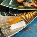 フォーシーズン - カラスミ　大根に挟んで召し上がれ