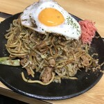 あづま商店 - 豚焼きそば（並盛）＋目玉焼き！