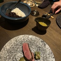 SAAWAAN BISTRO - 餅米と黒米にカレーソース