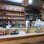 家族 - お食事処 家族 店内の様子