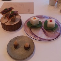 MAISON LAFITE - トマトのギモーヴ・蛍烏賊黒オリーブカレーパン・ナツメバターとバルサミコ酢メレンゲ