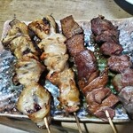 居酒屋　扇や - 焼とり　ぼんじり→正肉→レバー→かしら　各150円