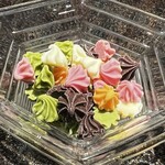 バー エグザゴーヌ - 定番のキスチョコ