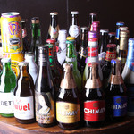 Kanda wine-kan TONARI - 世界のビールも品ぞろえが充実しています