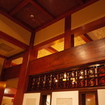 表参道うかい亭 - 金沢の150年前の古家を移築(ケヤキの柱)