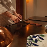 表参道うかい亭 - ６．うかい特選牛ステーキ(焼いてます！)