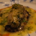 表参道うかい亭 - ５．鮑の岩塩蒸し(海苔バターソース)