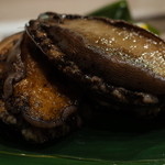 表参道うかい亭 - ５．鮑の岩塩蒸し(黒鮑登場！)