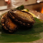 表参道うかい亭 - ５．鮑の岩塩蒸し(黒鮑登場！)