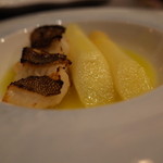 表参道うかい亭 - ４．アイナメとフランス産ホワイトアスパラのナージュ