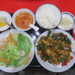 中華料理 ふじ苑 - 本日（１０月２６日）の豪華ランチ