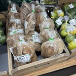 道の駅　紀宝町　ウミガメ公園 - 龍神しいたけの売り場