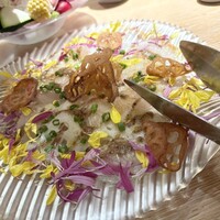 AWkitchen TOKYO 新丸ビル店 - 茨城県宮本三兄弟の『蓮根』と鮮魚のカルパッチョ〜吟醸カラスミと汐昆布ヴィネグレット～