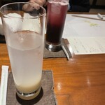 茅乃舎 - 手前がカボスと甘麹のサワー