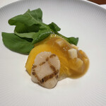 茅乃舎 - 帆立の網焼き柿ソース