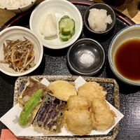 天麩羅 なか江 - 天つゆとお塩でいただきます