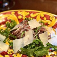 フィーコディンディア - 豚、鹿、牛とバリエーションのあるタリアータ。
                      タリアータと言えば牛肉なので、チョイスしましたが、ミスジなので少し重く感じましたから、次回は鹿も良さそうです。