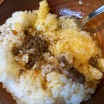 びっくりドンキー - ソース全部ぶっかけたらハンバーグ分子が！