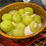 チャイニーズダイニング 呵呵 - 他にいちごと林檎もある。楽しげな。