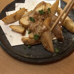 ゴカイドコロ - 鮪の酒盗ポテトフライ