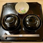 懐石 山よし - 先付。黒いお椀の中には何があるんだろう？というワクワク感がたまりません。