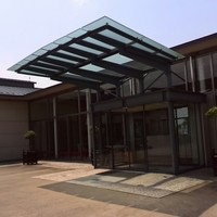 ロワゾブルー - どこぞの美術館のような佇まい。