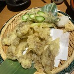 のど黒のあくび 御徒町店 - アスパラと舞茸の天ぷら