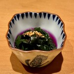鮨トキドキ串 海老虎 - 金時草のおひたし