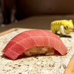 鮨トキドキ串 海老虎 - 中トロ