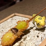 鮨トキドキ串 海老虎 - 銀杏とむかごの串揚げ