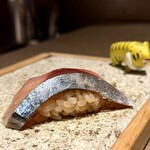 鮨トキドキ串 海老虎 - しめ鯖