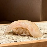 鮨トキドキ串 海老虎 - ヒラメ