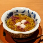 鮨トキドキ串 海老虎 - 菊花と貝柱のあんかけ茶碗蒸し