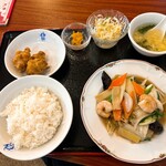 中華居酒屋満福 - 八宝菜定食