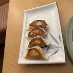中国料理 焼売の〇山 - 焼き餃子（ホントは5個）　399円＋税