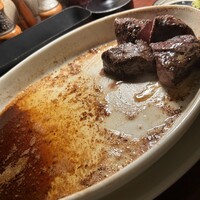 カルネジーオ イースト - 