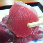 愛南 市場食堂 - 貴重な初鰹です。