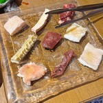 モッツバー高の家 - ホルモン盛合せ