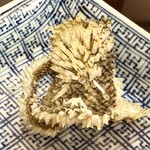 平山旅館 - クエの口？辺りの唐揚げ、レアです