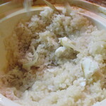 鯛や - 鯛めし 鯛をほぐしてかき混ぜ中