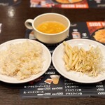 やっぱりステーキ  - ライスとスープとサラダ