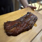 中華 大しげ - ◎焼きたてのチャーシューが登場。焼き色もよく、見るからに美味しそう。(ﾟ∀ﾟ)