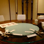 パンダ レストラン - 孤独と呼ぶには広過ぎる