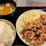 第2ビルB2応援団 勝男 - からあげ7個定食（700円）