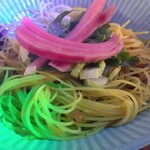 セロリとパクチー - レー油の春雨サラダ