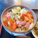 三心亭おいがた - ばらちらしは彩りが良く美味しい！