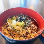 三心亭おいがた - 半そばでも結構ボリュームがありました♪そして、美味しいです。嬉しいです。
