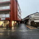 煮干しのビリー - 行列発生時はこの位置で並ぶがご覧の通り住宅地で保育所もあり騒いだり喫煙は厳禁‼️